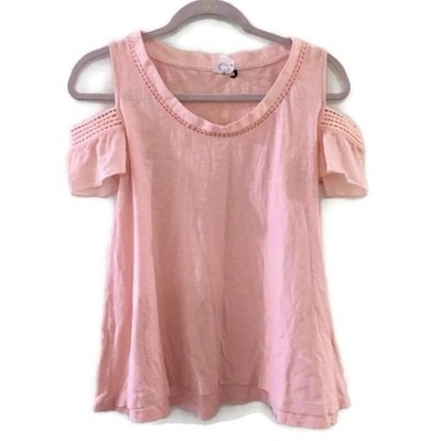 ANTHRO AKEMI+KIN Blush Salma open cold shoulder top. Size XS