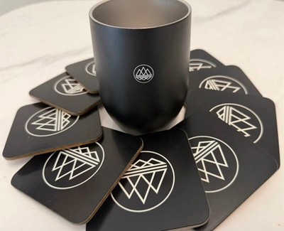 Adidas Spezial Edelstahl Kaffeebecher mit Deckel & einem Untersetzer