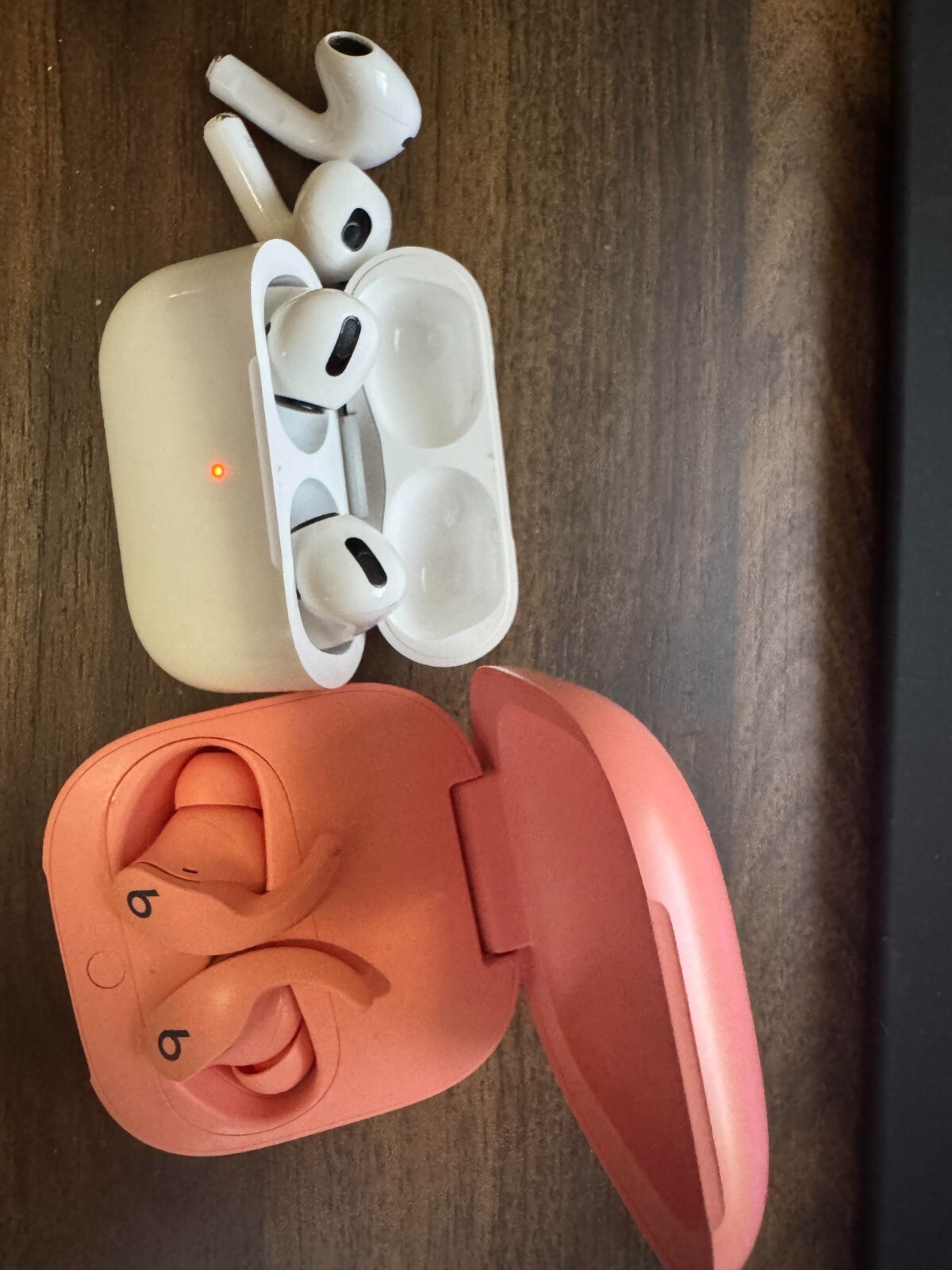 Airpods Pro case and 4 headphones, Beats Pro case and headphones-image