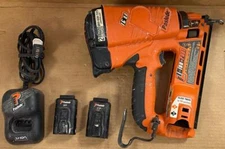 PASLODE IM250A Li 902400 CORDLESS 16 GAUGE ANGLED FINISH NAILER- USED.
