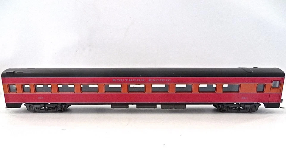 HO RIVAROSSI Pair Southern Pacific Daylight Smooth Side Pullman Coaches Upgraded - Image 3 of 4