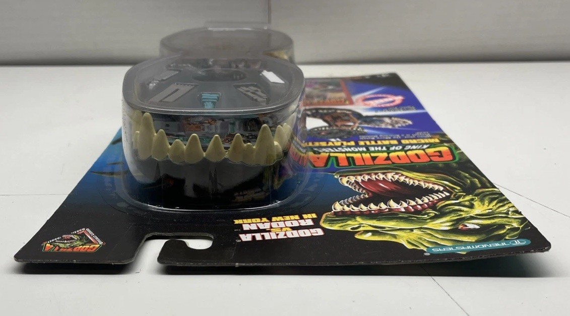 MINT rare Godzilla VS Rodan Micro Battle New York Playset 1994