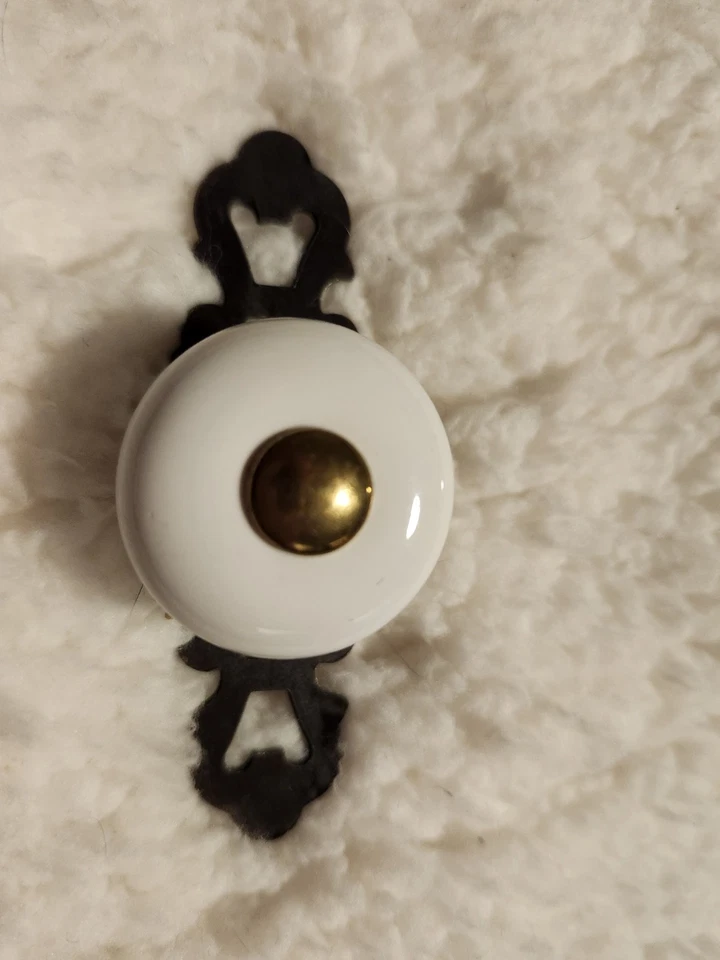 Vintage BELWITH back plates And knobs LOT OF 10 - Image 2 of 2