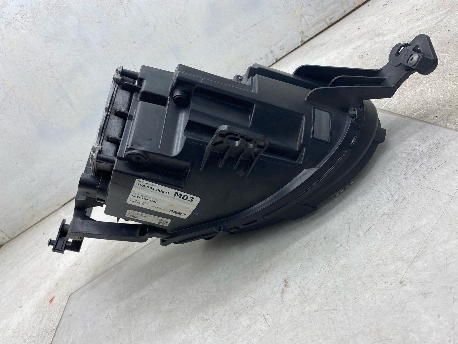 2015-2020 BENTLEY BENTAYGA OEM RIGHT ADAPTIVE LED HEADLIGHT LAMP 36A941006H