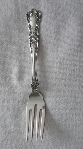 Buttercup Gorham Sterling Silver Salad Dessert Fork 6 3/4” long