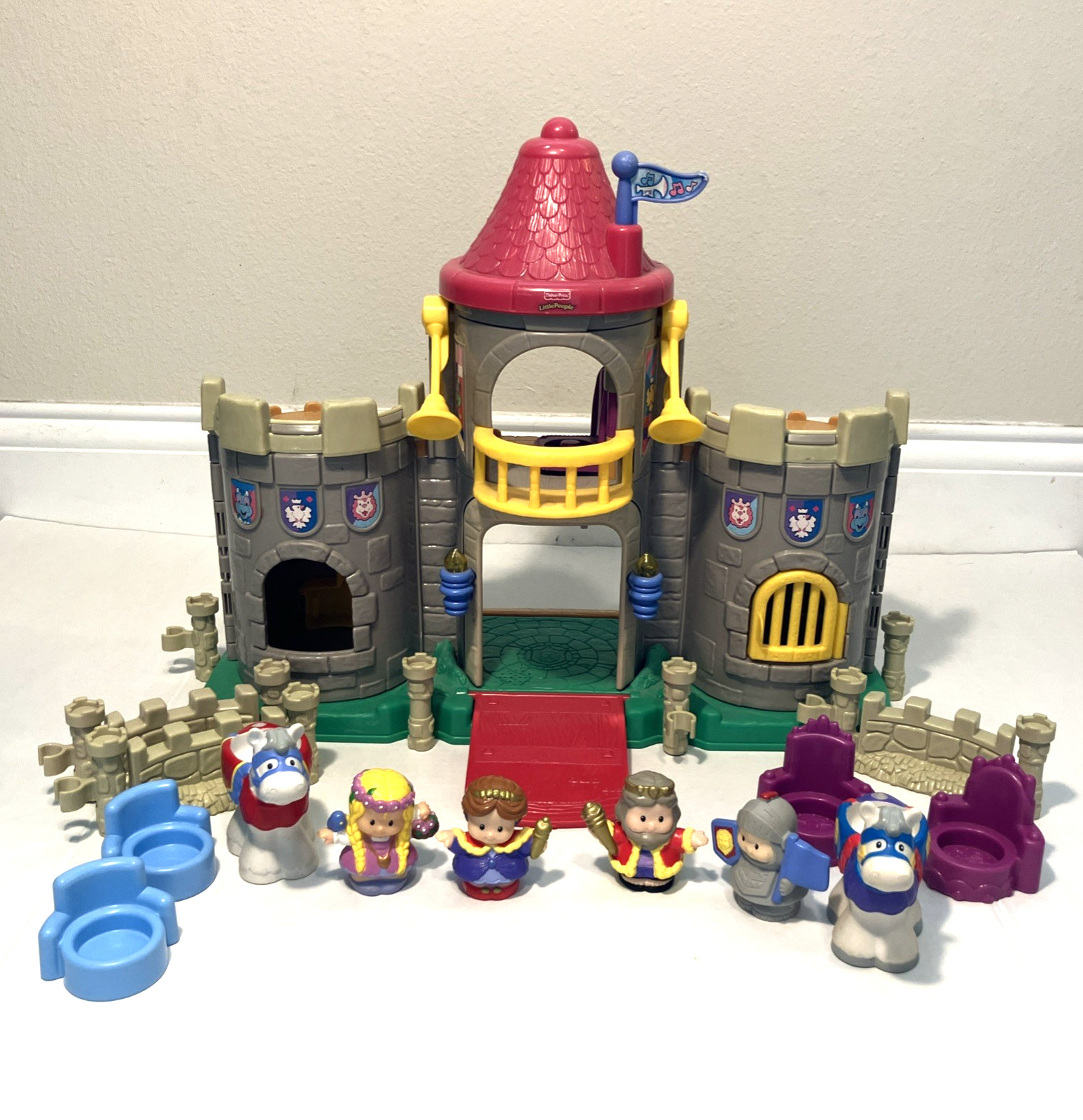 Vintage Fisher Price Little People Li’l Kingdom Castle W/ Lights/Sound Figures