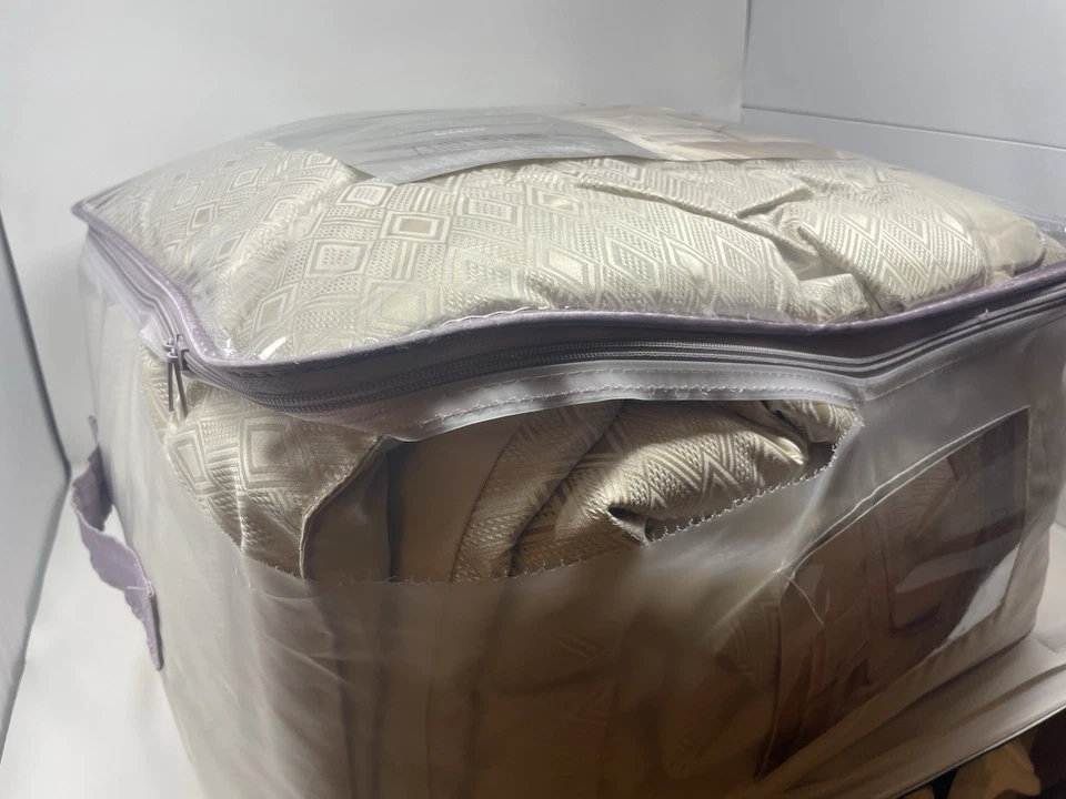 JLo/Jennifer Lopez Porcelain Queen Comforter Set - 2 Shams, Bedskirt, Comforter - Image 4 of 4