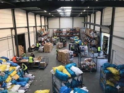Bekleidungspaket 30 Teile Damen Neu ohne Etikett