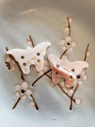 Carved Vintage Mother Of Pearl Moth/Butterfly Beads  (B5)