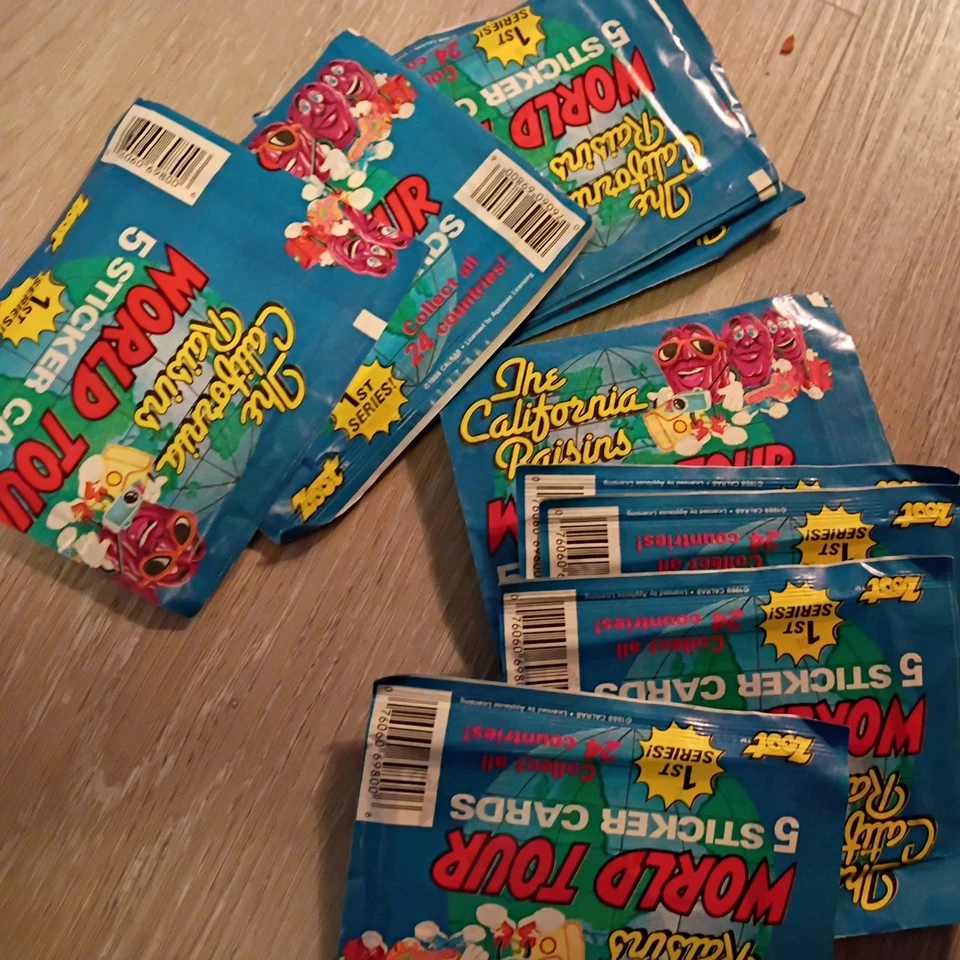 Лот изюма Cali ОГРОМНЫЙ. Карты! Карты! Фигурки, полный ланч-бокс! РЕДКАЯ 💯 - Изображение 3 из 4