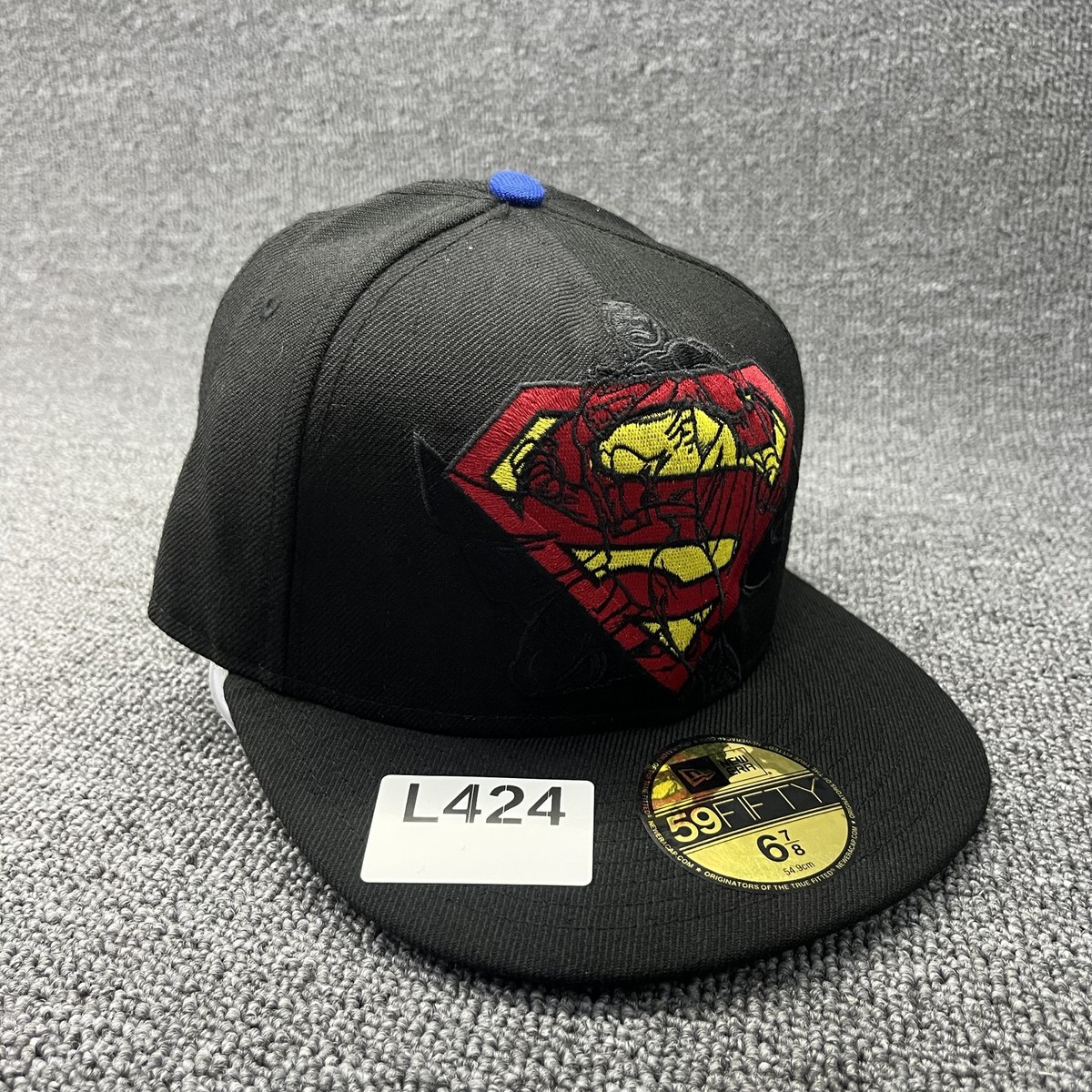 New Era Superman 59FIFTY Fitted Hat Black Blue Underbrim Shield Size 6 7/8 Wool