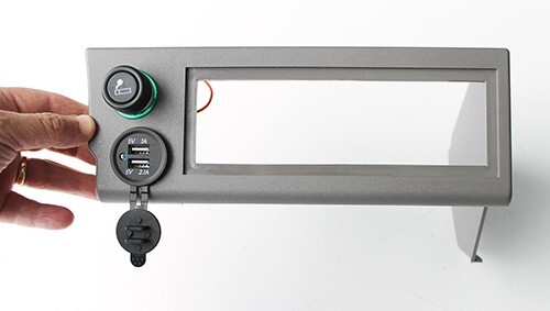 Mascherina Autoradio per Panda 141/141A con USB