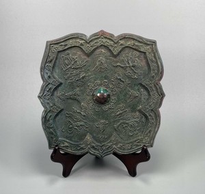 OLD ANTIQUE CHINESE BRONZE MIRROR (K1223)