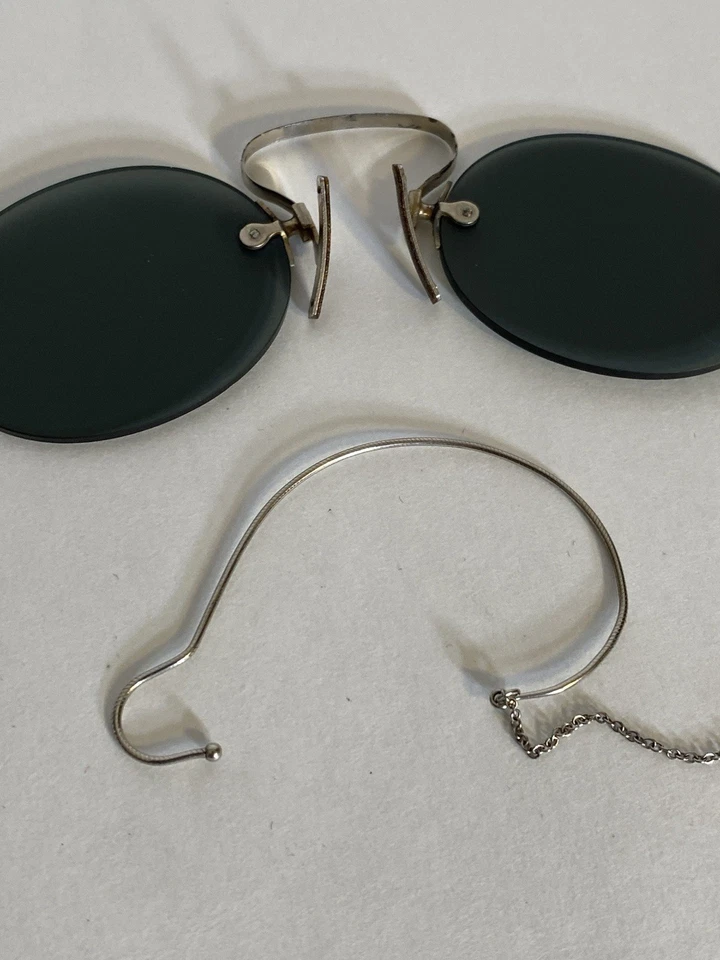 Antique Sunglasses Pince Nez Smokey Lens With Chain & Ear Loop Spring Bridge NM - Image 2 of 4