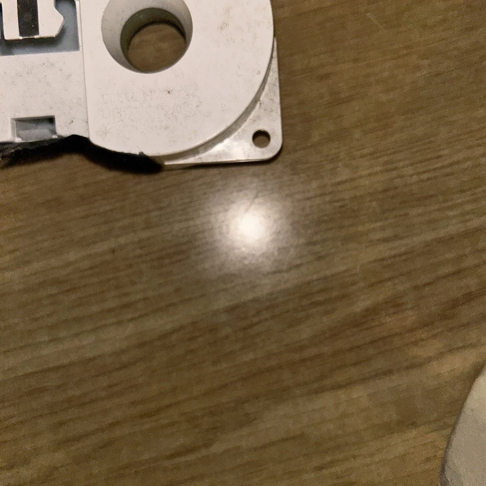 Ford 5/6 and Possibly Xr3l Rs2000 Genuine Ford  Heater Switch Trim Dash 1002312 - Image 4 of 4