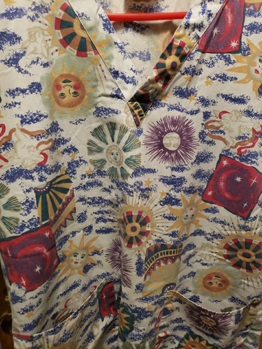 Crest Medium Suns And Moons Scrub Top - Picture 2 of 8