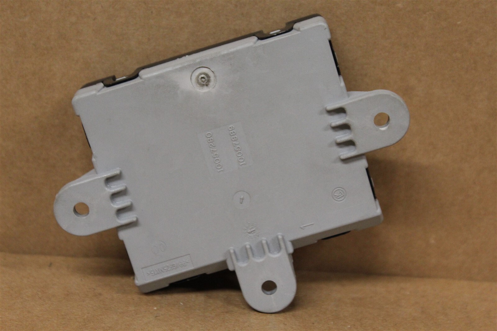 Genuine Ford B Max & Fiesta Front Door Module Control Unit 2036974 