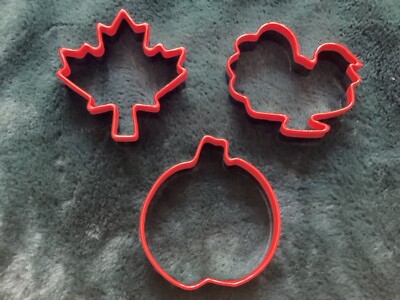 Brandneu in Verpackung Neu 3er Set Thanksgiving Metall Ausstechformen - Truthahn Kürbisblatt