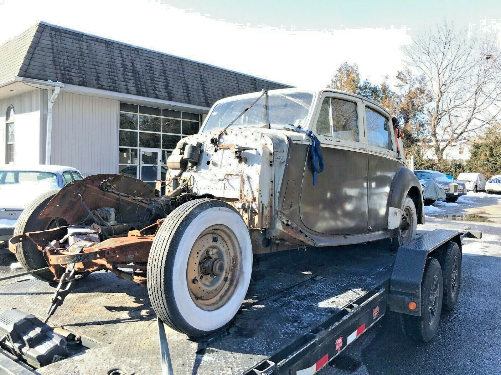 54 ROLLS ROYCE DAWN WRAITH BENTLEY RADIATOR. WORLDS LARGEST USED PARTS INVENTORY