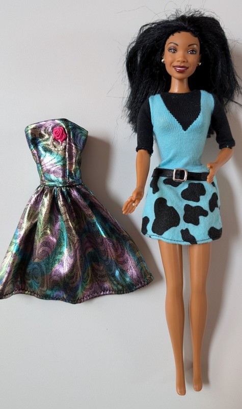 1999 SUPER STAR BRANDY BARBIE DOLL with 2 Barbie dresses
