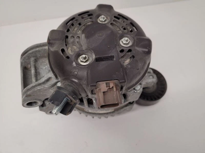 Alternador Ford Fusion 2014-2016 1,5 L sin asientos térmicos DS7T10300DB Foto 2 de 4