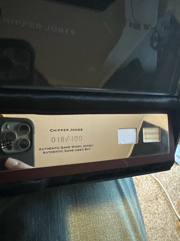 2003 Playoff Absolute Memorabilia Chipper Jones #018/100 Game-Used Jersey & Bat - Image 4 of 4