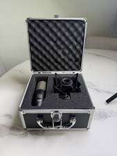 AKG (P220) HIGH-PERFORMANCE LARGE DIAPHRAGM C...