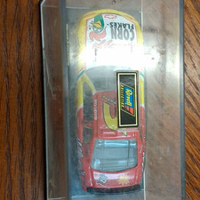 Racing Champions 1:64 Terry Labonte 5 1998 Chevy Monte Carlo w/ Case