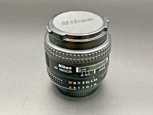 Nikon AF NIKKOR 28mm f/2.8D Camera Lens with Front & Rear Caps