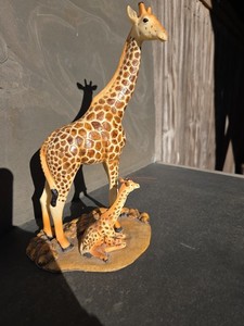 GIRAFFE MOM AND BABY FIGURINE RESIN 9.5" TALL AFRICAN SAFARI