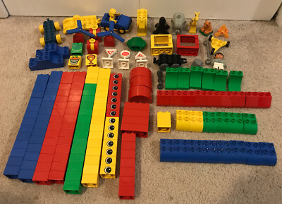 LEGO Duplo Lot - People, Animals, Car, Plus Lots Of Bricks & Other Random Pieces