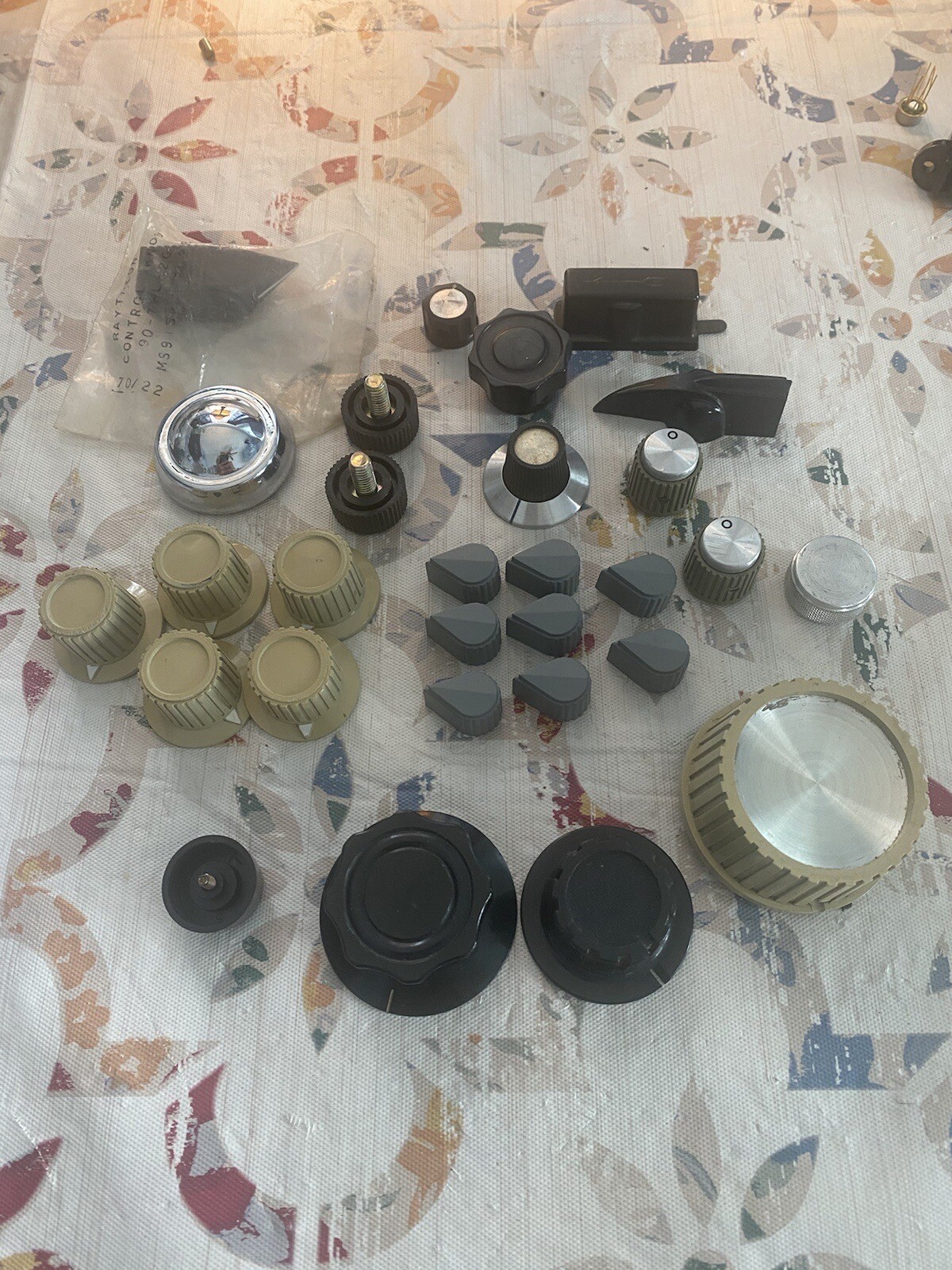 Lot Of 29 Vintage Ham/cb Radio Knobs eBay