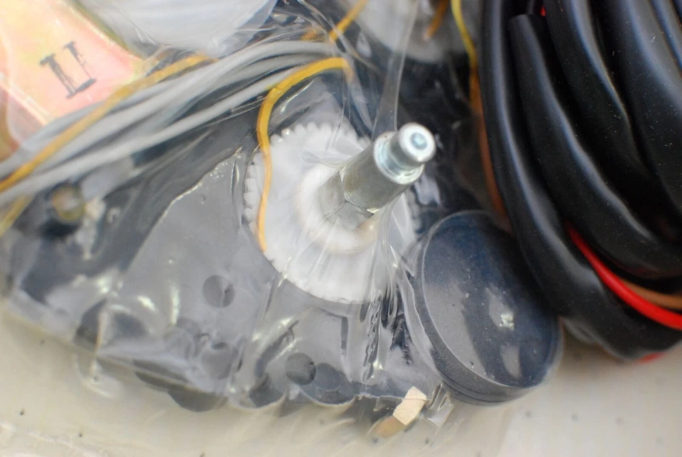 Kit conversión ventanas delanteras eléctricas audi 80 set motor interruptor Foto 2 de 4