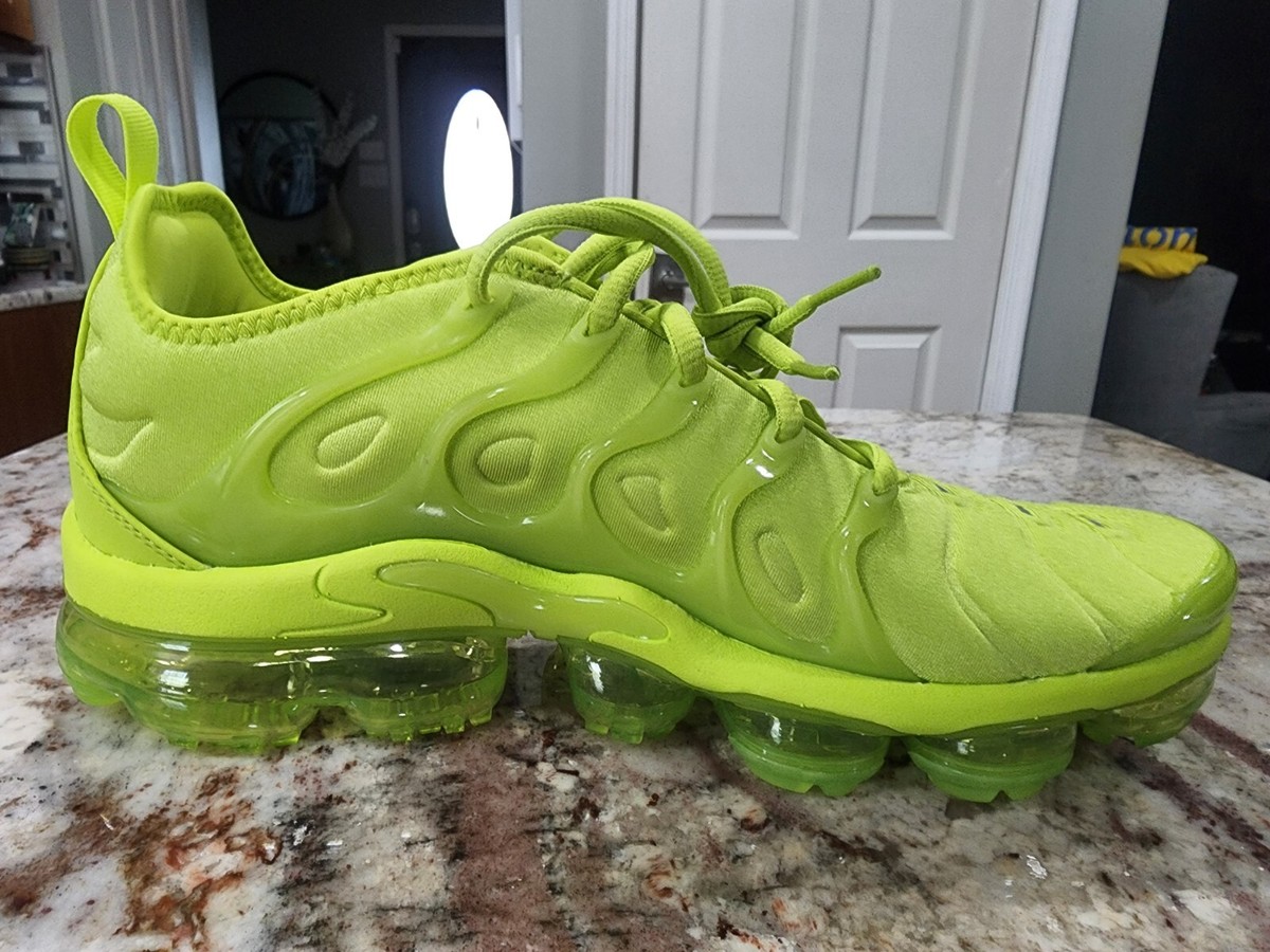 olive green and gold vapormax plus