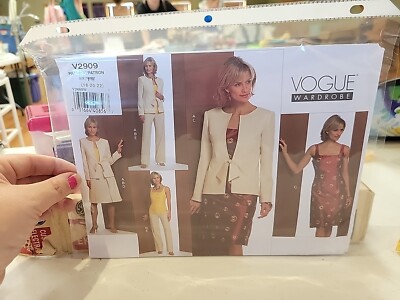 Voque Pattern V2909