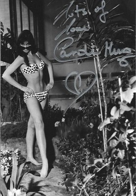 Caroline Munro persönlich signiertes 6'' x 4'' Foto - ATEMBERAUBEND #P7