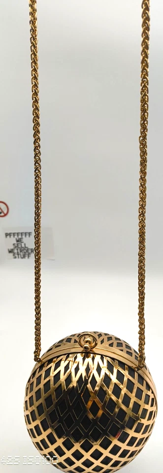 H&M trendy Kugel  Ball Tasche in Goldfarben schwarz Kette 13 cm durchm (BE Impor - Bild 4 von 4