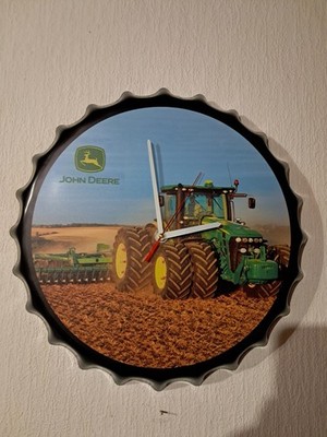 Kronkorken Uhr John Deere ca. 40 cm