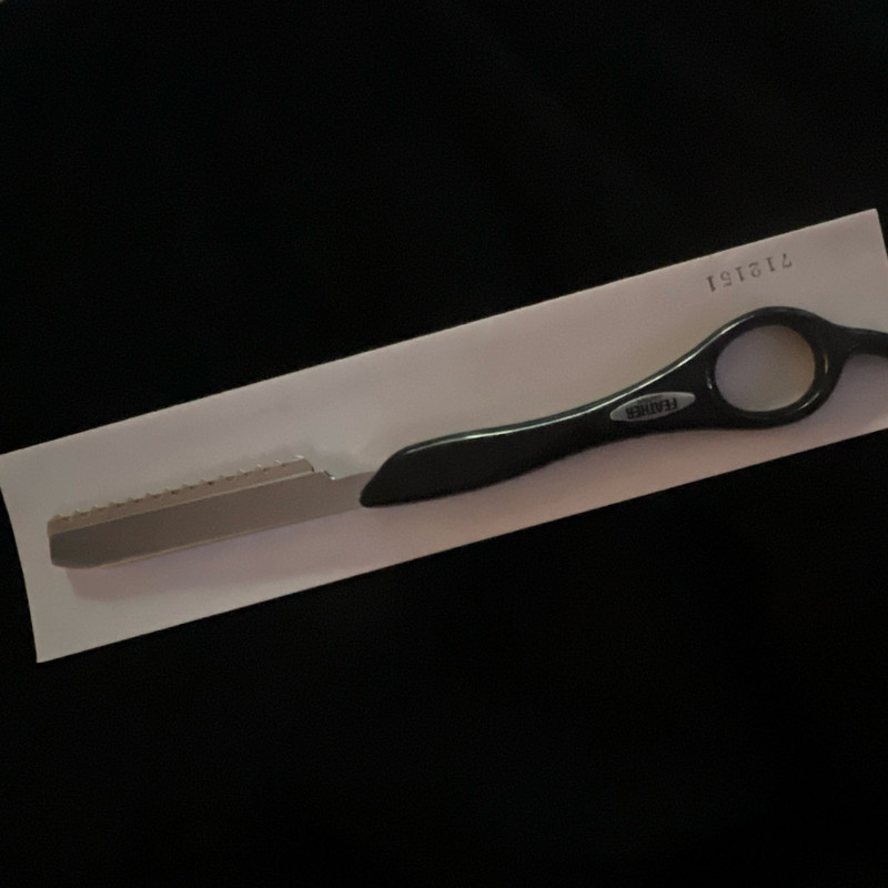 Feather Styling Razor SR-K Straight Razor Guarded Stainless Blade Black/Silver