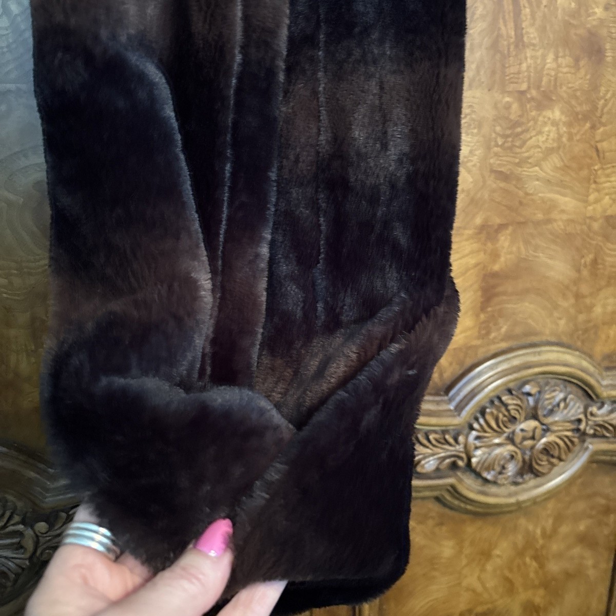 STUDIO New One Size Sable Brown Faux Fur Super Soft Neck Wrap Infinity Scarf View 3