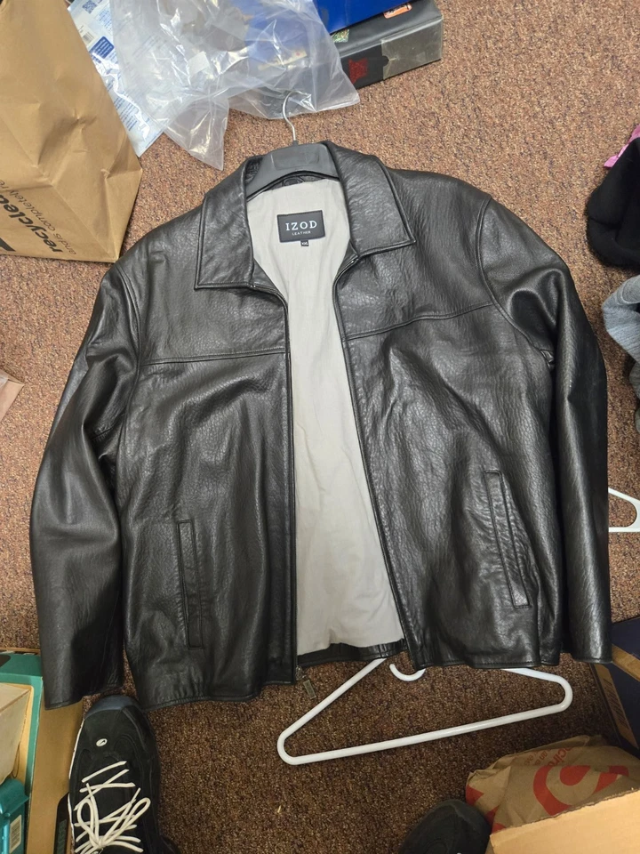 Chaqueta de cuero XXL negra Izod para hombre cremallera completa cuero real ligeramente usada ¡LIMPIA!! Foto 3 de 4
