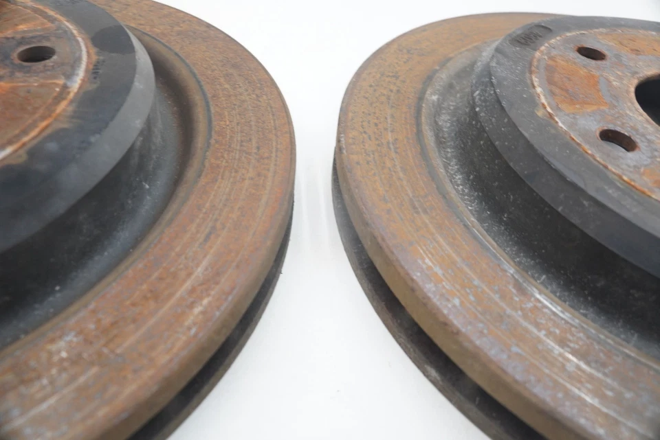 Juego 2 rotores de freno de disco trasero izquierdo derecho 88955498 OEM Chevrolet Corvette C6 05-13 Foto 4 de 4