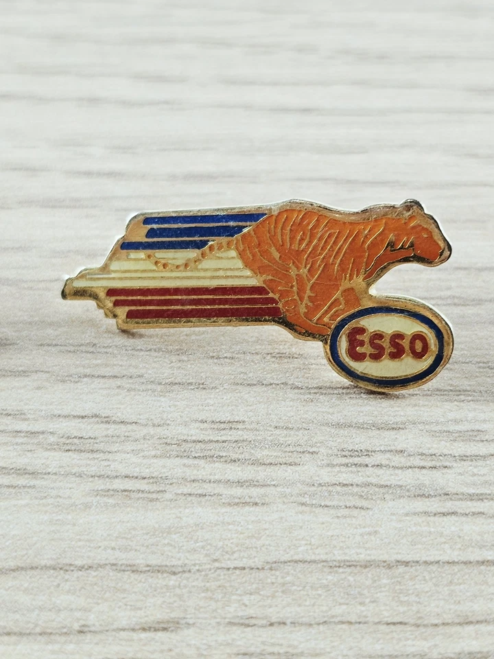 pin's pins pin's tigre vintage avec logo Esso en métal émaillé - Photo 1/1