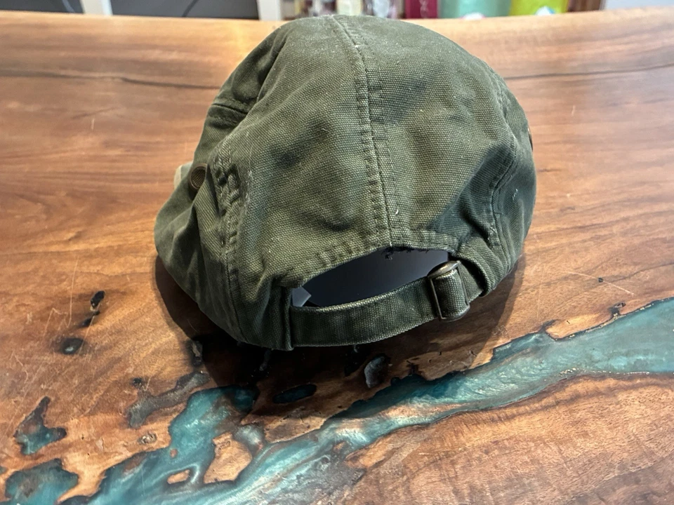 Gorra de béisbol Blac Label estilo militar verde facturada corta. Correa de pala alada Foto 3 de 4
