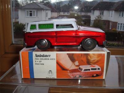 BLECH REIBUNGS KRANKENWAGEN MADE IN CHINA MIT BOX SCROLLEN SIE NACH UNTEN 4 DIE FOTOS