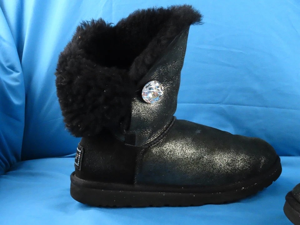 UGG Bailey Button Bling Shimmer BLACK LEATHER Shearling Boots CRYSTALS sz US-9 - Image 2 of 4