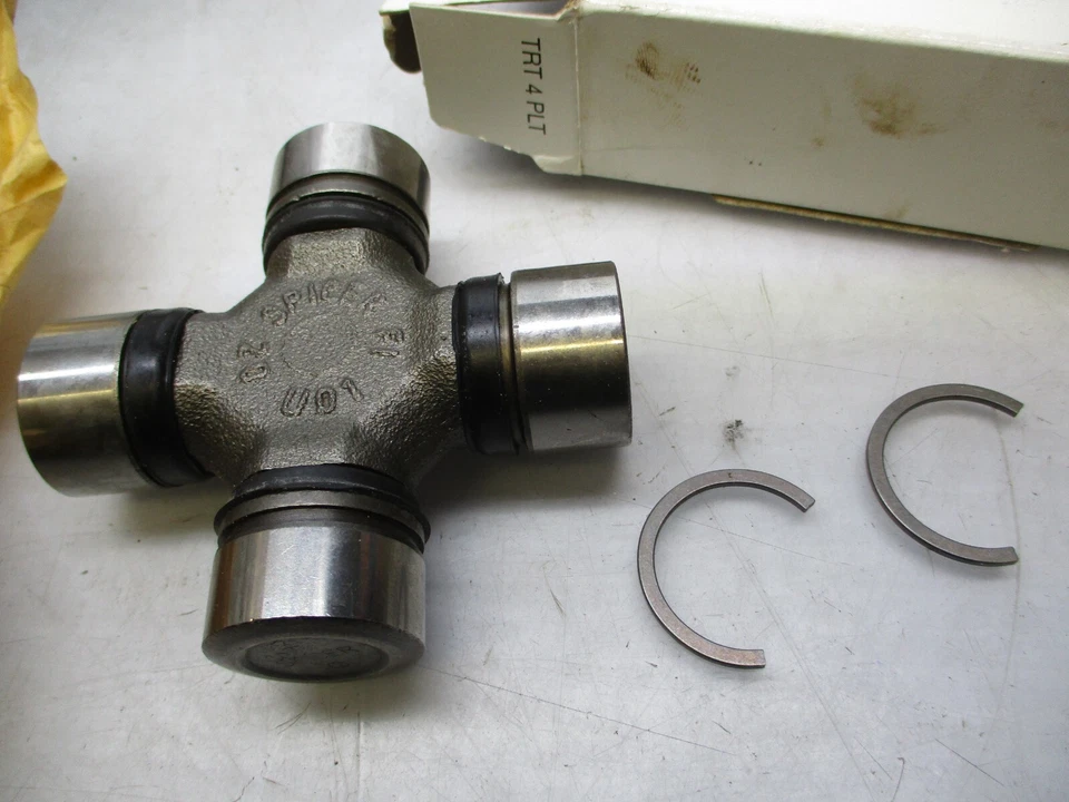 New OEM 84-94 Chevrolet GMC S10, S15 Jimmy Blazer U Joint Repair Kit 15617322 - Image 2 of 2