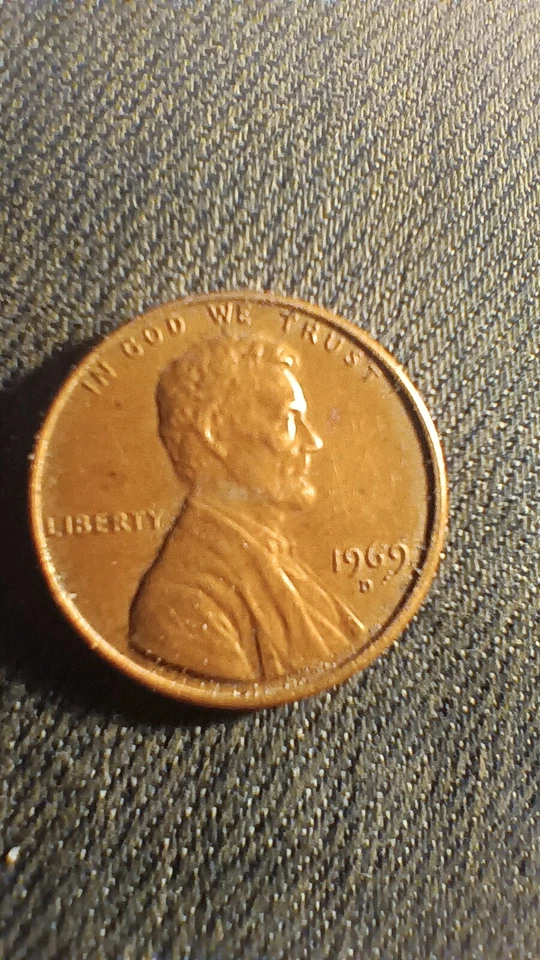 Lincoln Memorial Penny 1969 D floating-roof penny, MULTIPLE ERROR COIN Has FG - Image 2 of 4