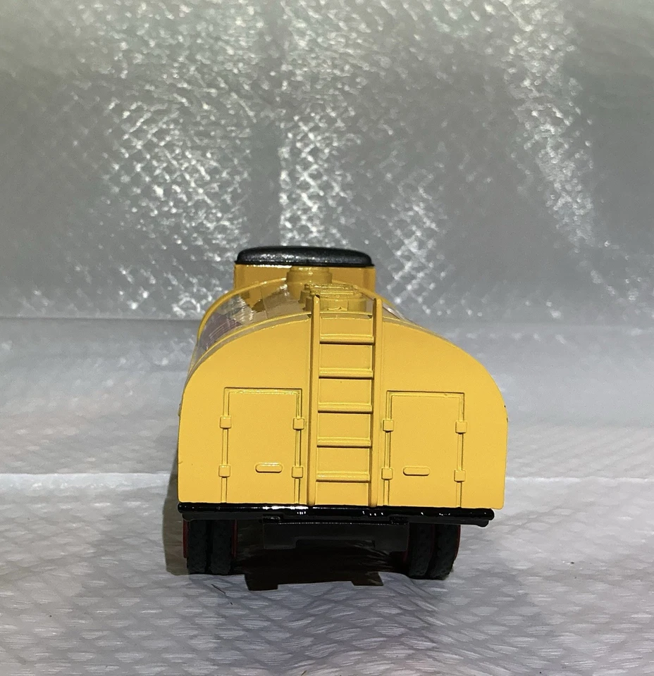 Ertl Pennzoil 1931 Hawkeye Tanker Bank 1/34 Scale Diecast - Image 4 of 4