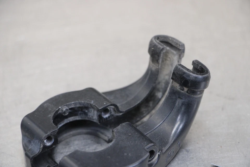 04-05 KAWASAKI NINJA ZX10R THROTTLE CABLE LINE HOUSING GUIDE 32099-1193 - Изображение 3 из 4